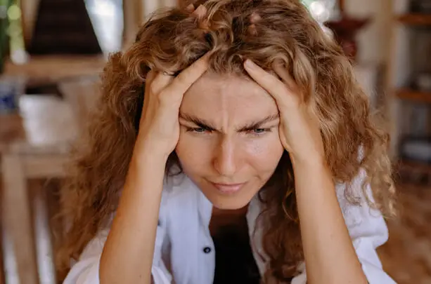 featured image things to do when suffering from migraines